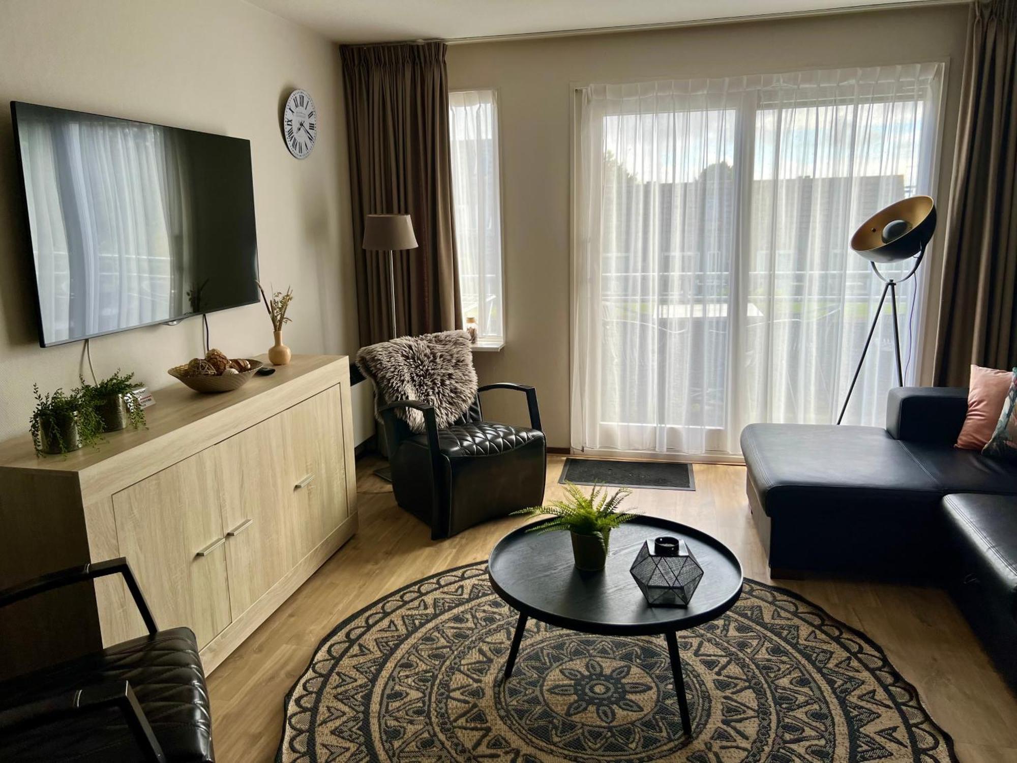 Appartement Ut & Thus, Resort Amelander Kaap Hollum  Exterior photo